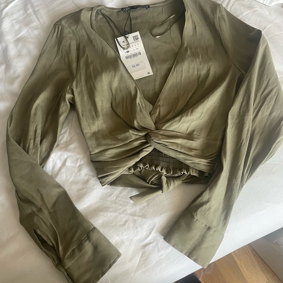 Zara Tops - Zara linen crop top